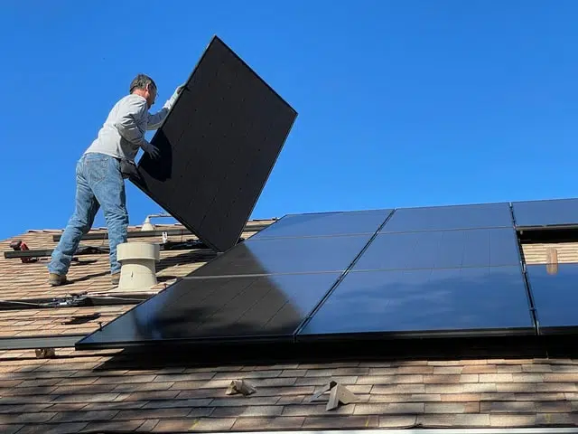 Système solaire combiné : tout savoir sur une solution astucieuse