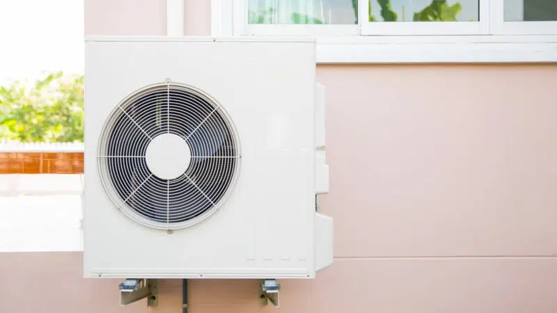 Bruit d’une pompe à chaleur : explications et conseils pour éviter les désagréments
